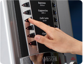 マシンを操作する様子